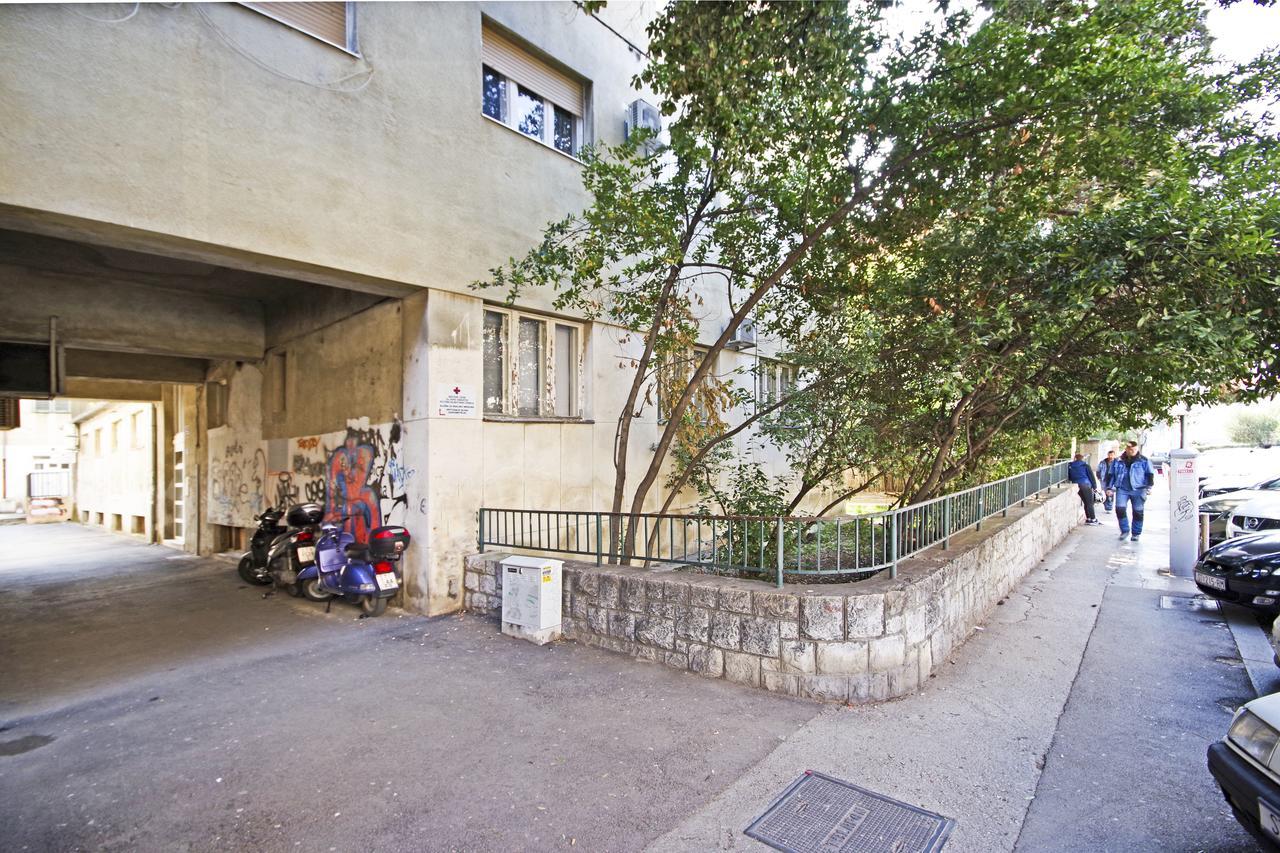D & J Apartment Split Exterior photo