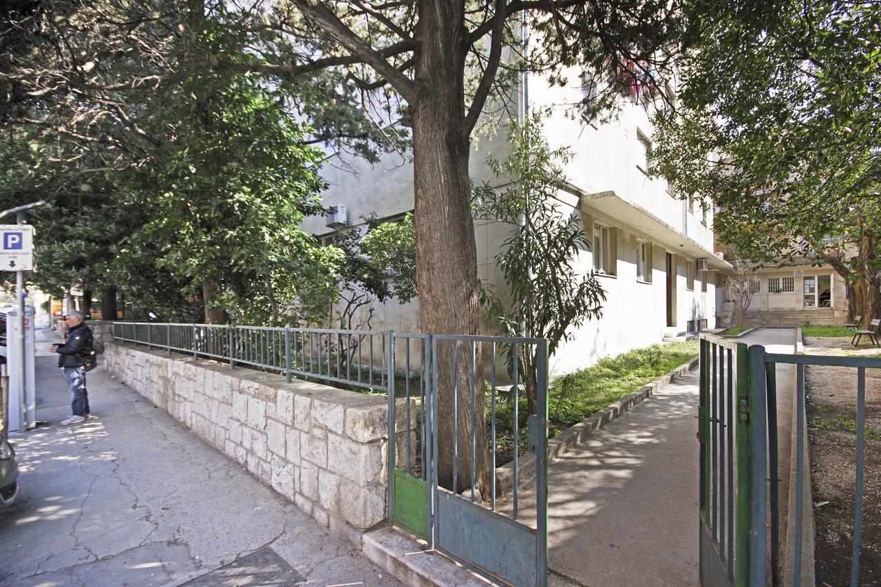 D & J Apartment Split Exterior photo